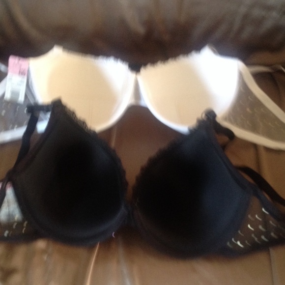 BNWT- Black Sequence Bra 42D - Picture 3 of 4